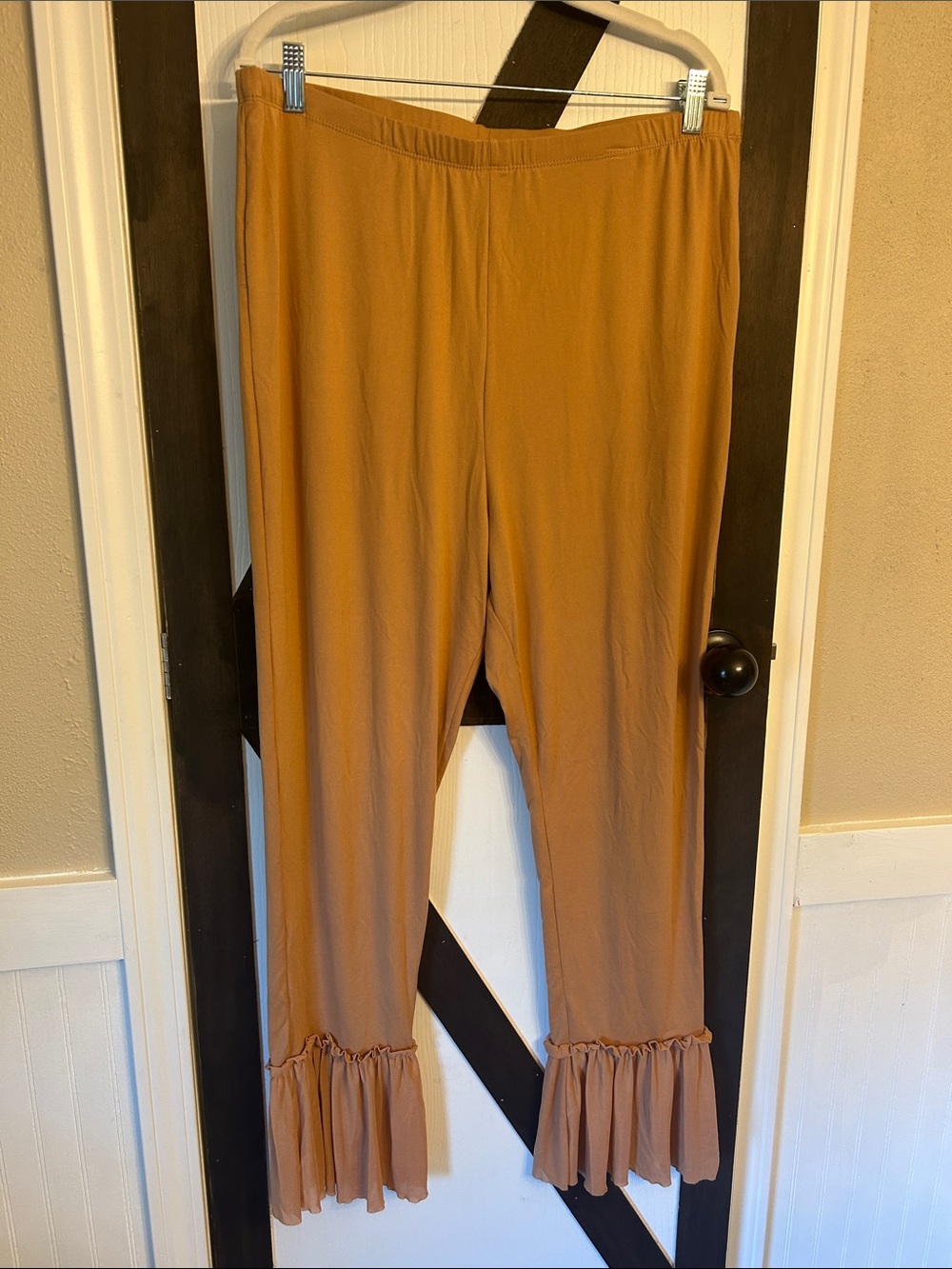 Ruffle Hem Cropped Pull-On Pants in Camel